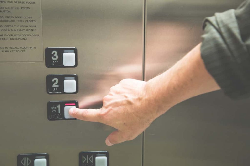Installazione dell’ascensore per opera di alcuni condomini: ripartizione delle spese di realizzazione e di manutenzione